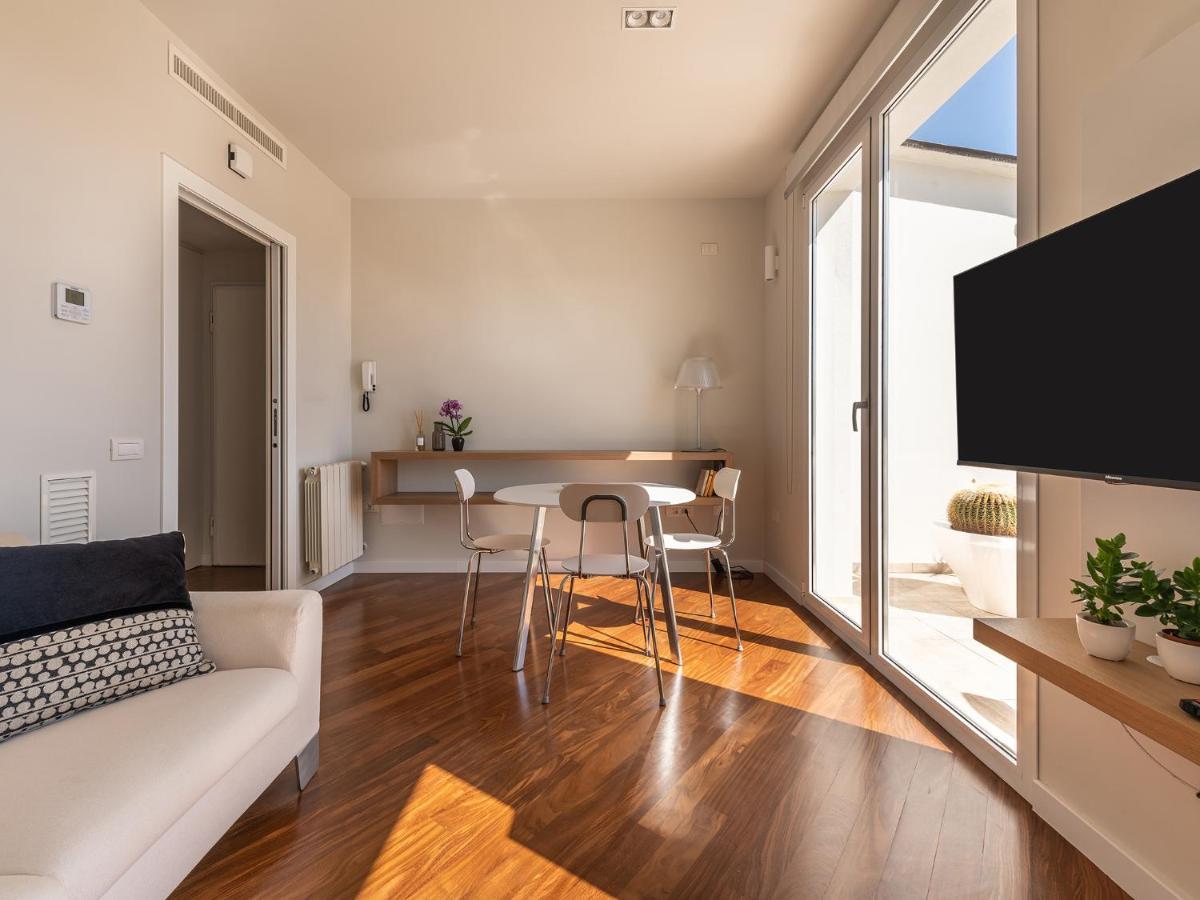 Penthouse Center Apartment Каляри Екстериор снимка