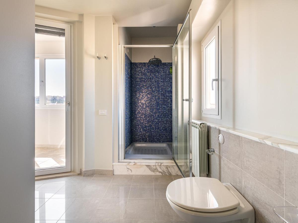 Penthouse Center Apartment Каляри Екстериор снимка