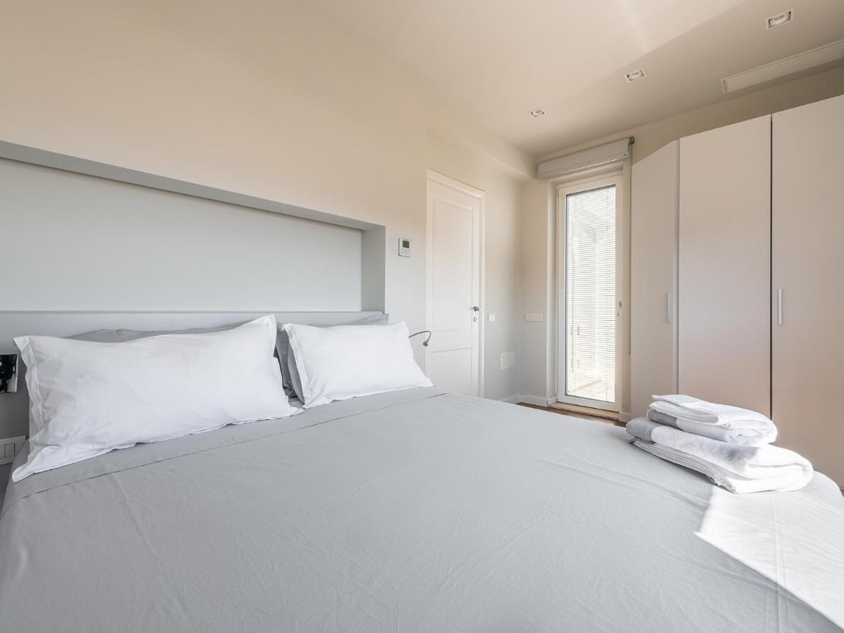 Penthouse Center Apartment Каляри Екстериор снимка
