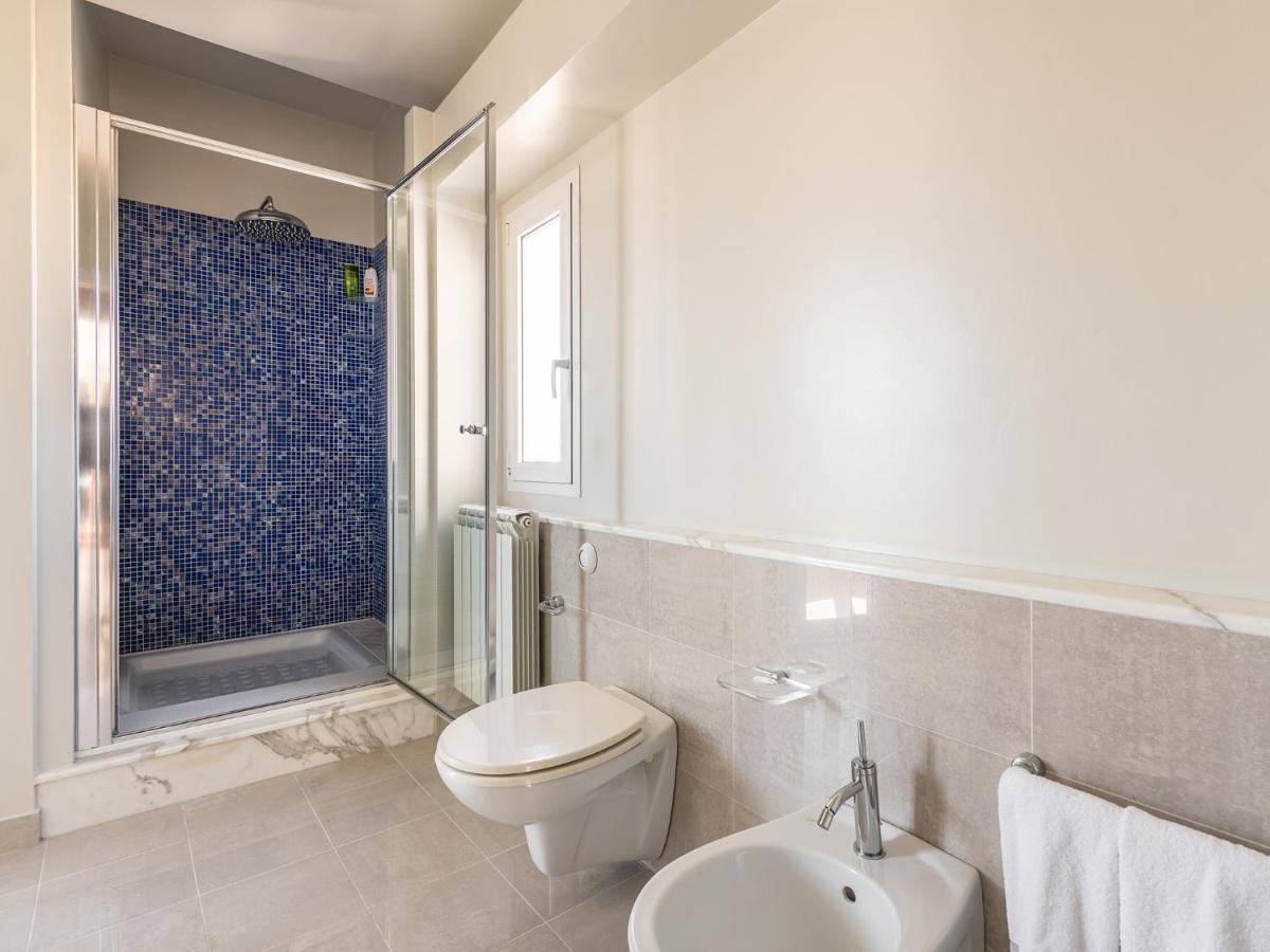Penthouse Center Apartment Каляри Екстериор снимка